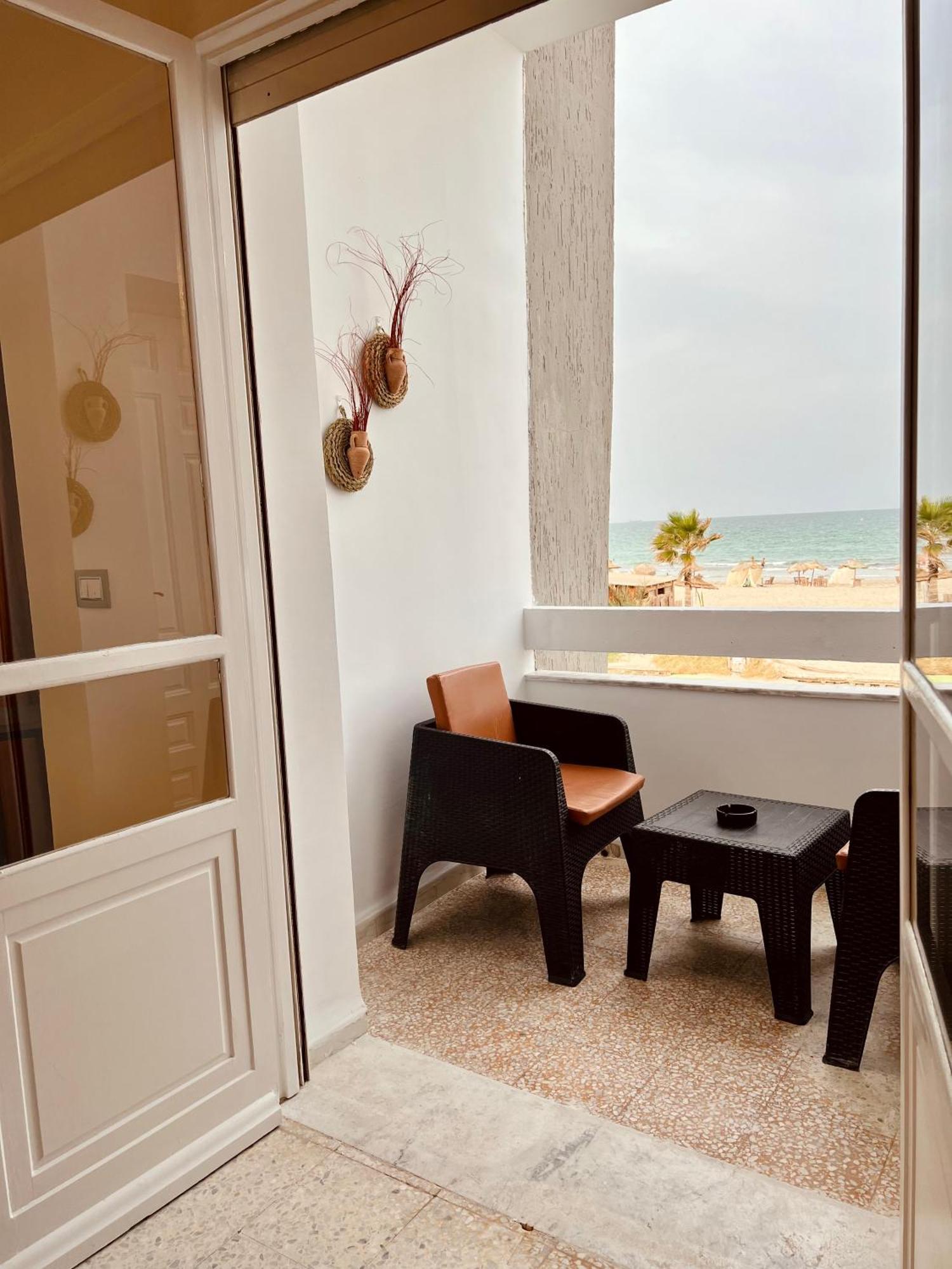 Appartement Vue De Mer Pied Dans L'Eau Gábes Exteriér fotografie